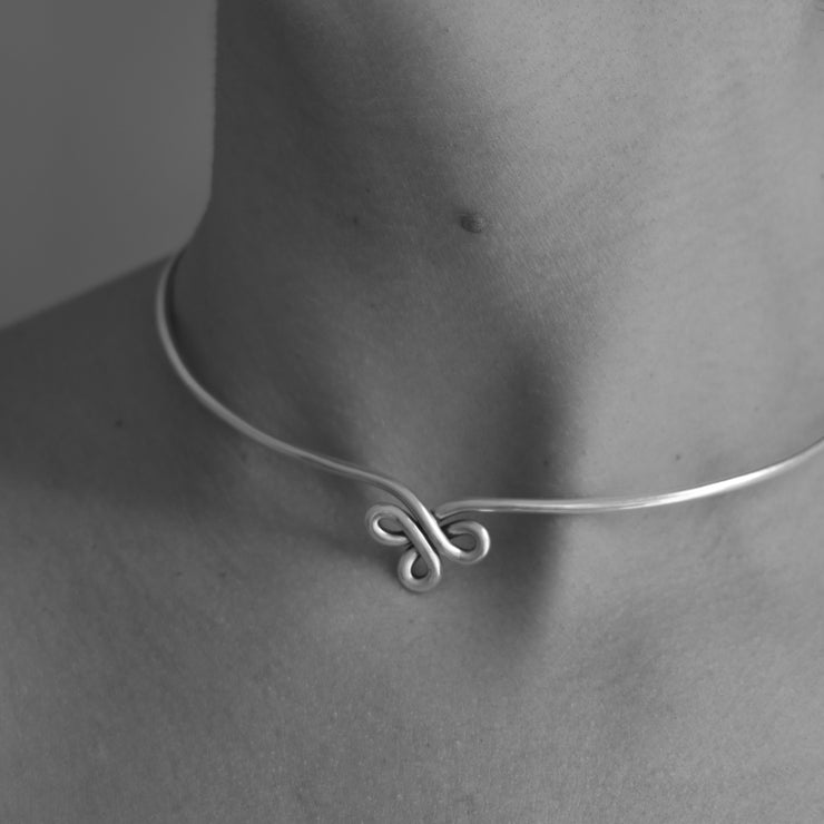 Three Swoops Chocker